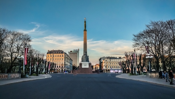 Latvia 600 Best Money Transfer Service Options