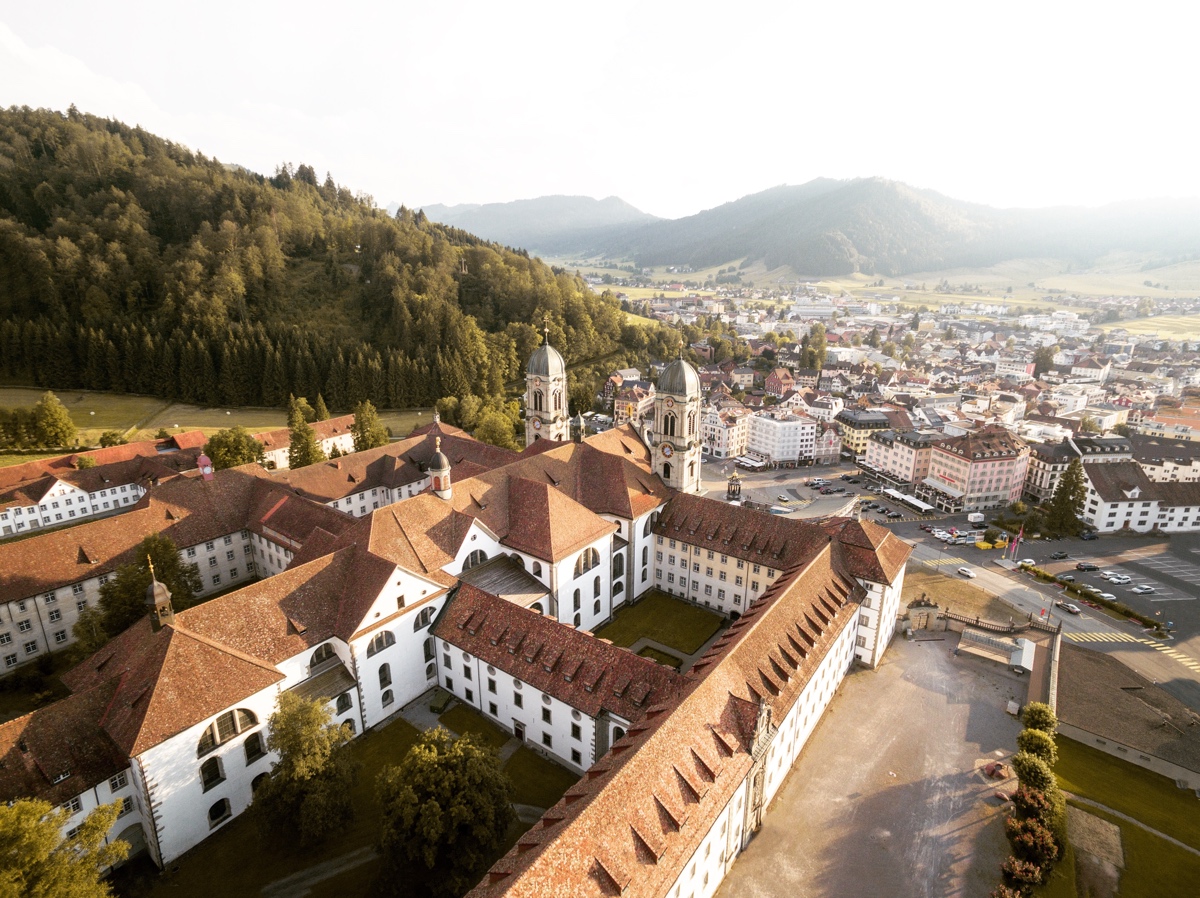 best way to send letter to switzerland