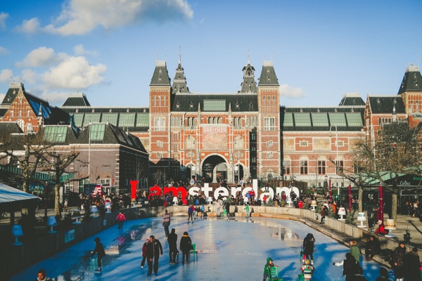 The Netherlands 600 Best Money Transfer Service Options