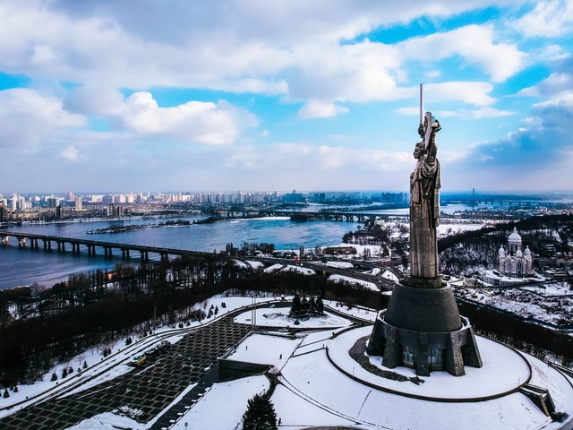 4 Cheaper Ways to Send Money from the USA to Ukraine